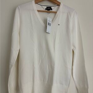 Tommy Hilfiger Women's Cream V-Neck Sweater